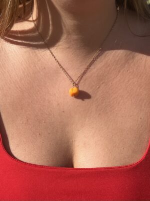 collier simple doré abricot 1 Collier Estela